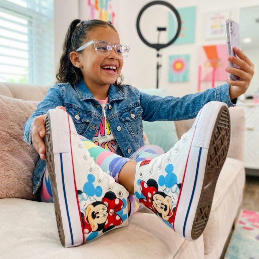 Tenis Minnie Mouse [Edición Especial]: El diseño unisex que los peques aman. Para todo tipo de aventura.