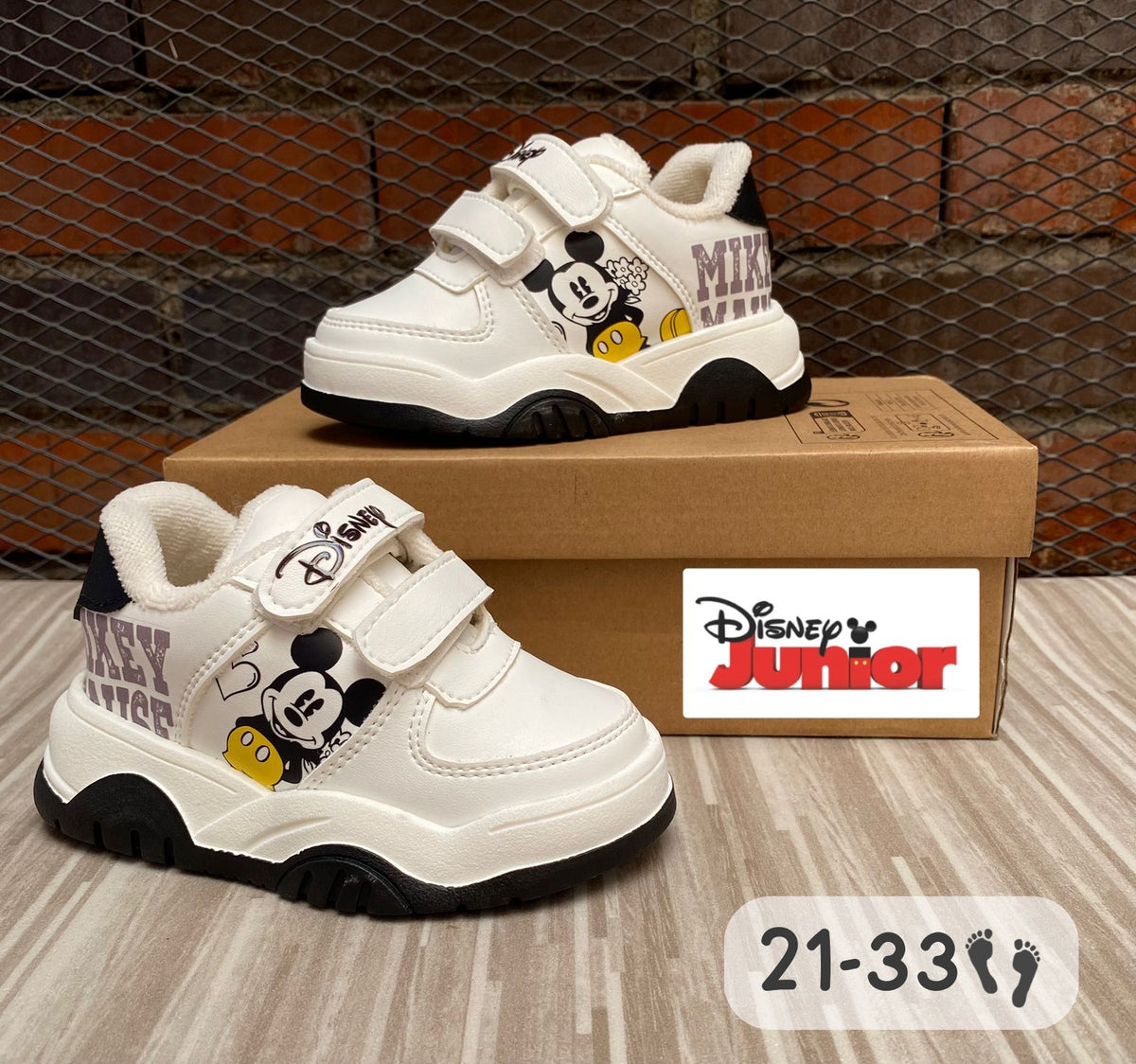 Tenis infantiles Mickey blanco con negro talla 21 a 33