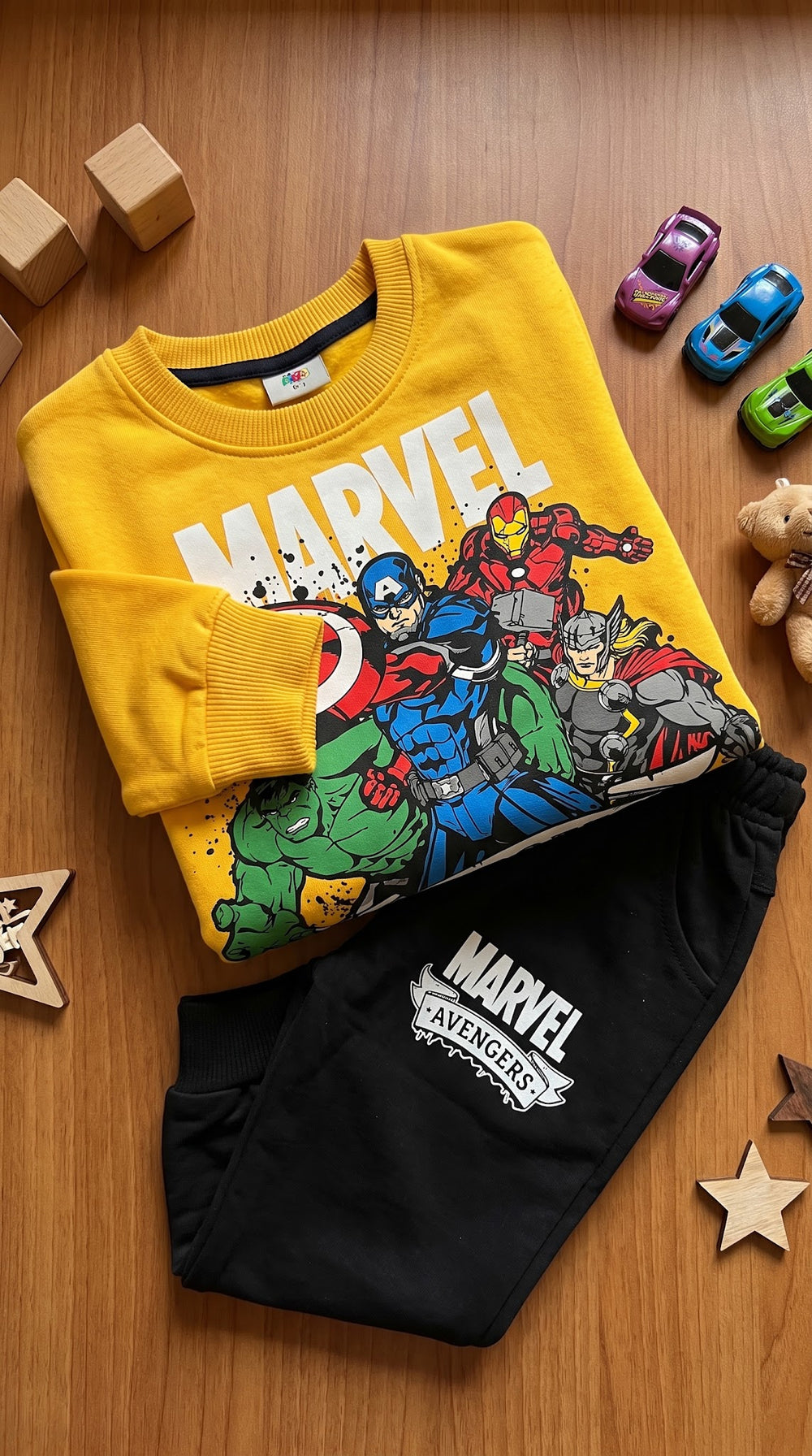 Conjunto Marvel Avengers Amarillo