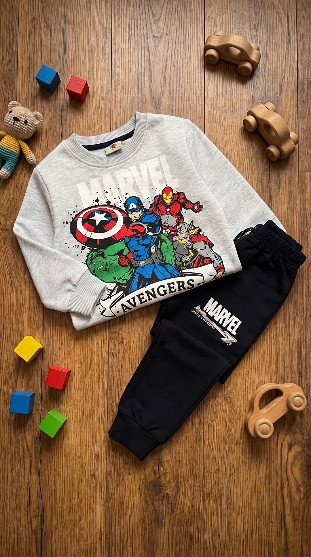 Conjunto Marvel Avengers Gris