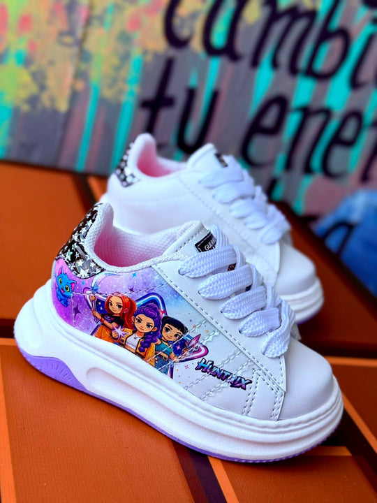 Par de tenis Guerreras K-Pop con pin, modelo plataforma