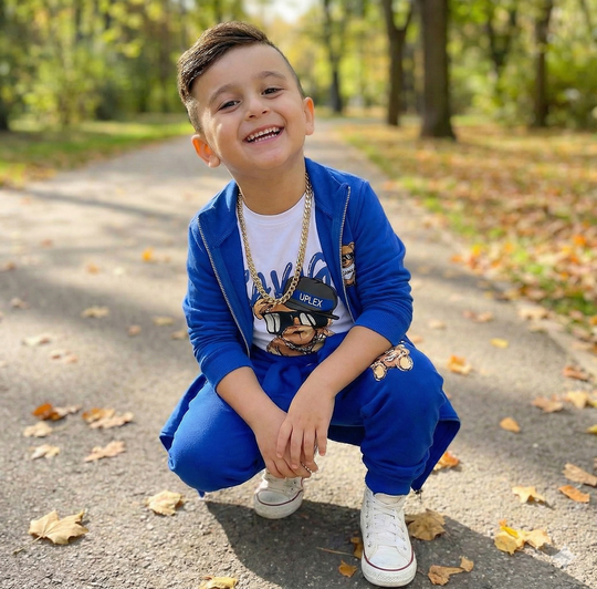 Haz que tu hijo se robe todas las miradas y se llene de estilo, comodidad y magia de Disney con nuestros trios de ultima generación.