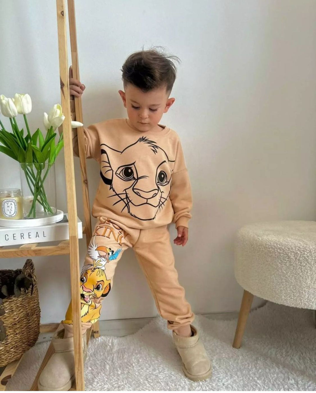 ¡La Comodidad y Estilo que Tu Pequeño Merece se encuentra en nuestros conjuntos deportivos del Rey Leon y sus amigos Favoritos!