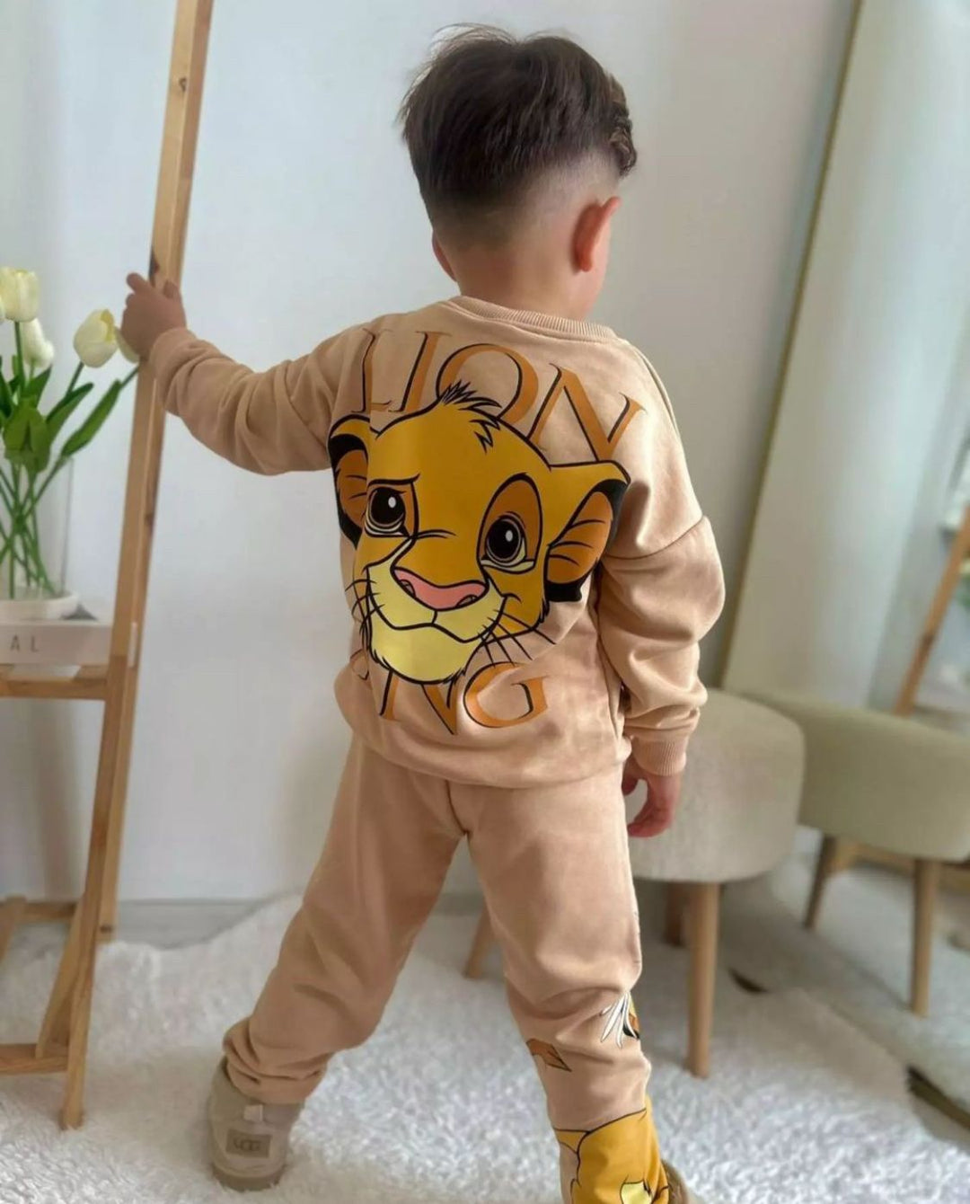 ¡La Comodidad y Estilo que Tu Pequeño Merece se encuentra en nuestros conjuntos deportivos del Rey Leon y sus amigos Favoritos!