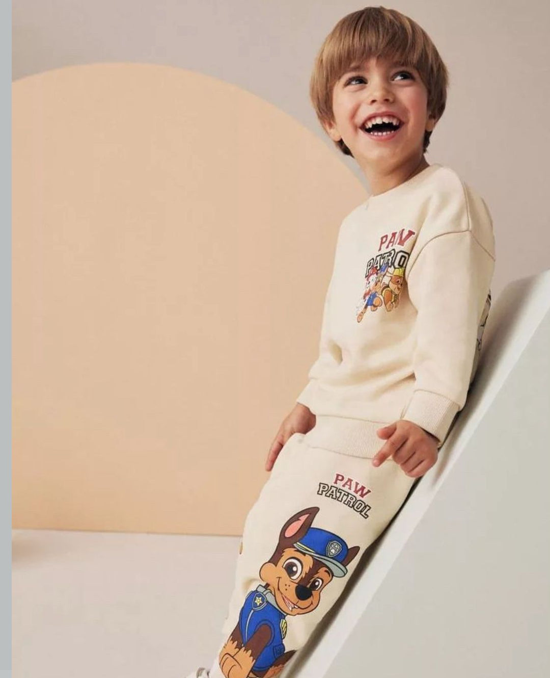 ¡La Comodidad y Estilo que Tu Pequeño Merece se encuentra en nuestros conjuntos deportivos del Rey Leon y sus amigos Favoritos!