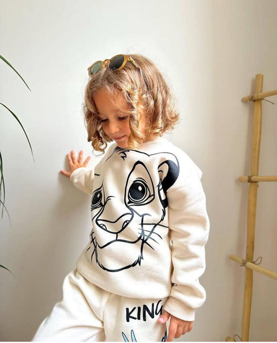 ¡La Comodidad y Estilo que Tu Pequeño Merece se encuentra en nuestros conjuntos deportivos del Rey Leon y sus amigos Favoritos!