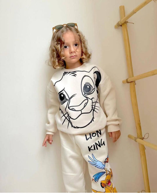 ¡La Comodidad y Estilo que Tu Pequeño Merece se encuentra en nuestros conjuntos deportivos del Rey Leon y sus amigos Favoritos!
