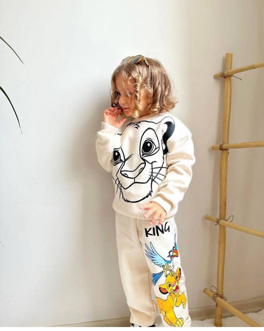 ¡La Comodidad y Estilo que Tu Pequeño Merece se encuentra en nuestros conjuntos deportivos del Rey Leon y sus amigos Favoritos!