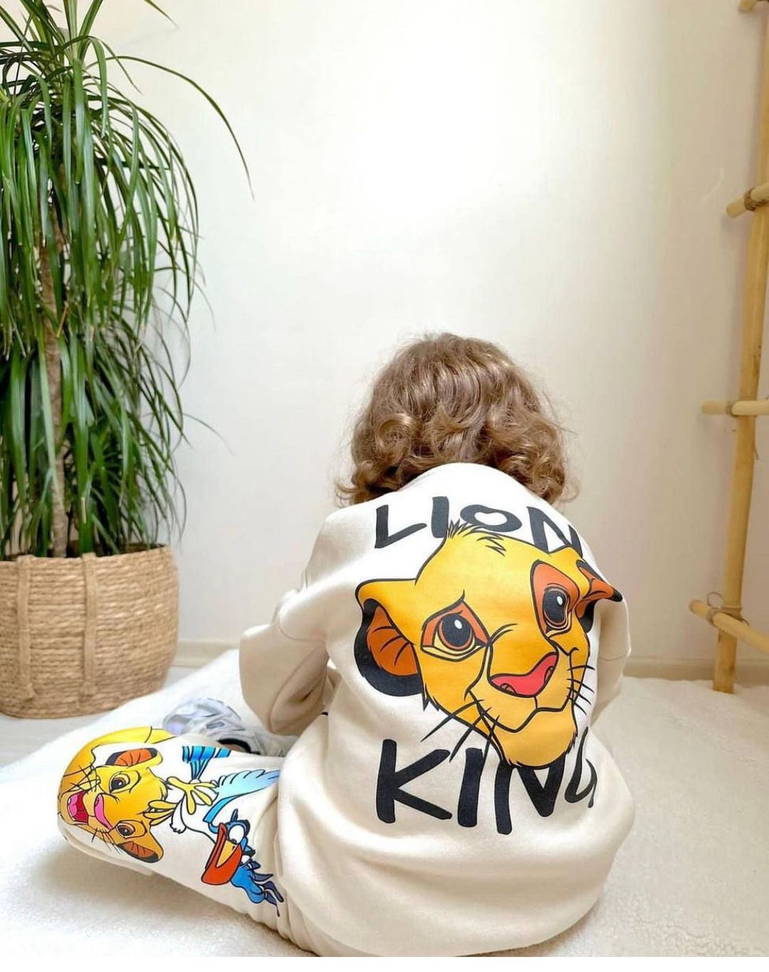 ¡La Comodidad y Estilo que Tu Pequeño Merece se encuentra en nuestros conjuntos deportivos del Rey Leon y sus amigos Favoritos!