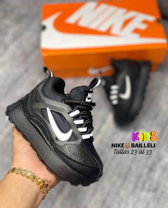 ¡Desata el estilo y la comodidad en cada paso! con nuestros Tenis  para que tus hijos corran y jueguen con el Máximo estilo.