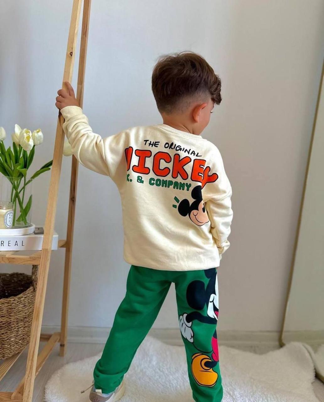 ¡La Comodidad y Estilo que Tu Pequeño Merece se encuentra en nuestros conjuntos deportivos con Sus Personajes Favoritos!