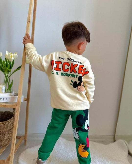 ¡La Comodidad y Estilo que Tu Pequeño Merece se encuentra en nuestros conjuntos deportivos con Sus Personajes Favoritos!