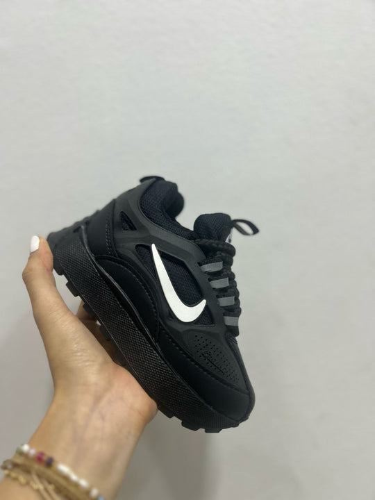 ¡Desata el estilo y la comodidad en cada paso! con nuestros Tenis  para que tus hijos corran y jueguen con el Máximo estilo.