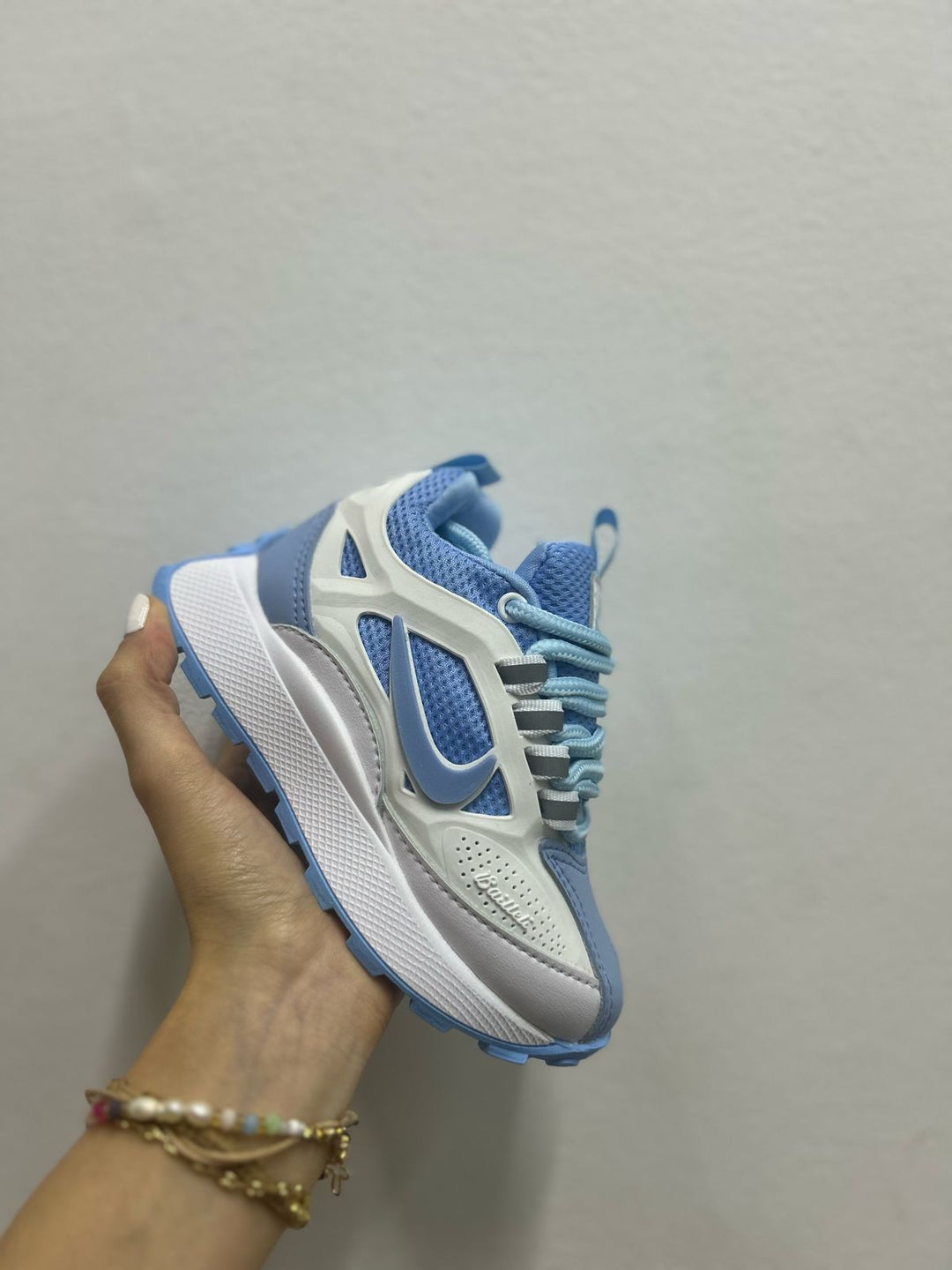 ¡Desata el estilo y la comodidad en cada paso! con nuestros Tenis  para que tus hijos corran y jueguen con el Máximo estilo.