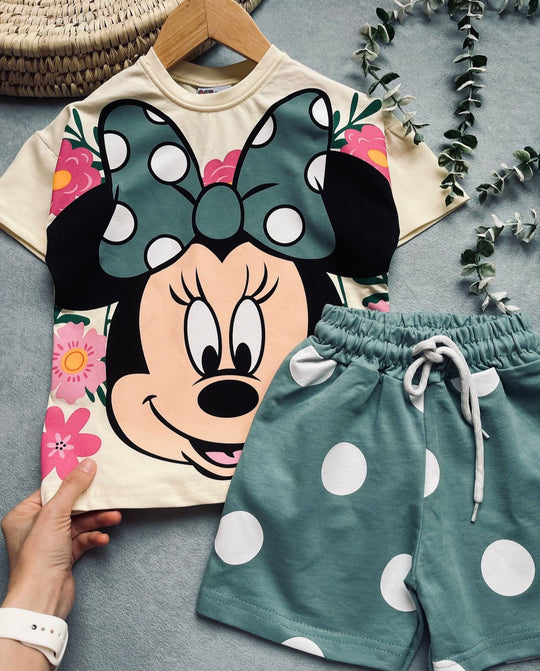 Tu niña, estilo icónico sin esfuerzo: confort premium con Mickey listo para cualquier plan.