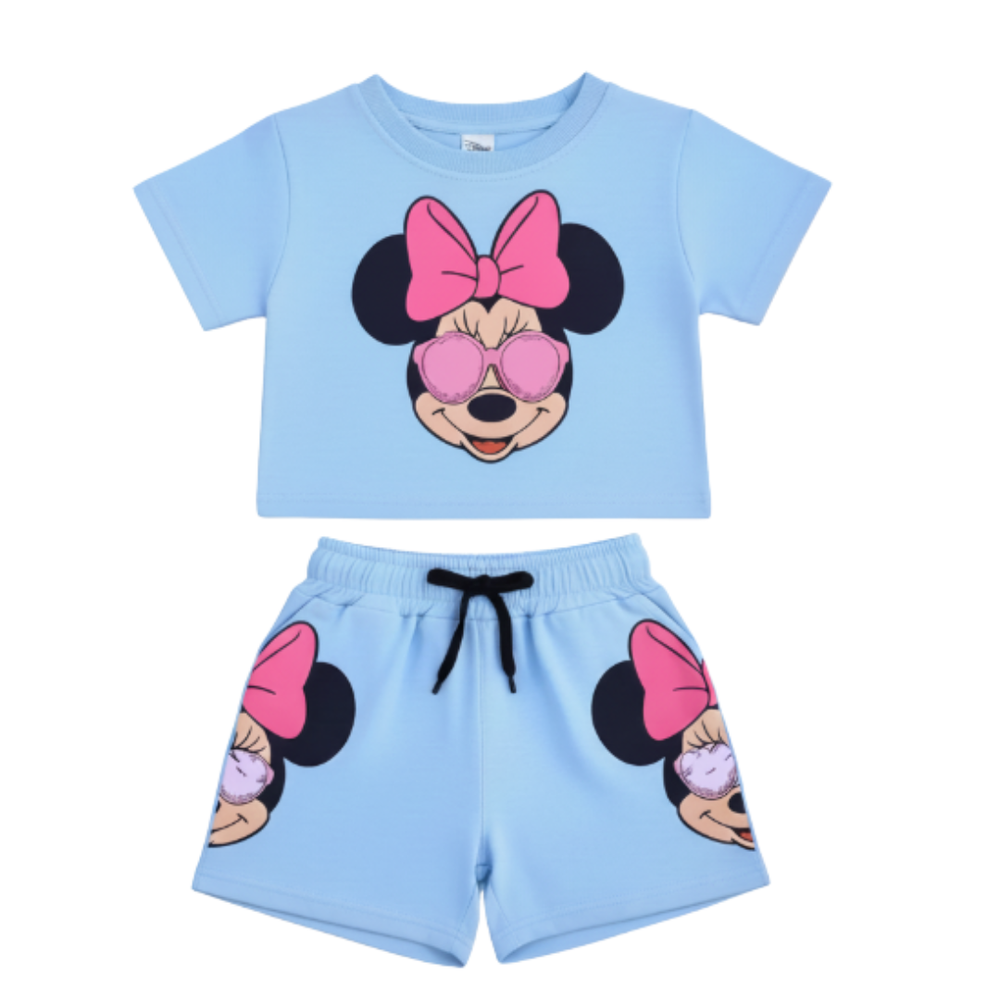 Conjuntos que capturan miradas y elevan su esencia desde el primer paso. Con diseños únicos para niños con actitud, estilo y personalidad propia.